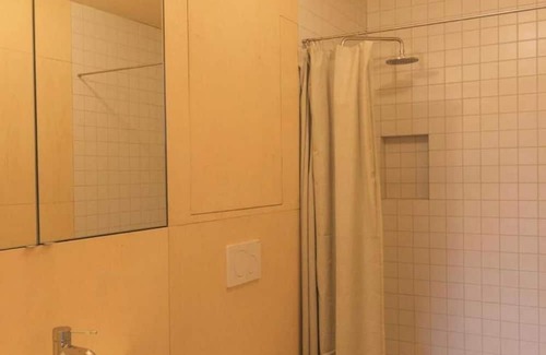 Werben Apartamento | GARDEN LEVEL RIGHT