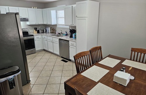 Paducah Casa | Clean, quiet & comfortable, 3 bed 2 bath pet friendly Paducah home near winery.
