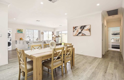 Canning Vale Casa | Quenda Villa Summary: