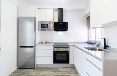 Chana Apartamento | Apartamento de Lujo: Cerca del Centro, Estación de Tren y Servicios