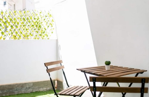 Chana Apartamento | Apartamento de Lujo: Cerca del Centro, Estación de Tren y Servicios