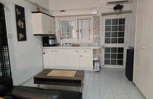 Egkomi Apartamento | Stylish studio flat with outdoor 5 min to everything in engomi