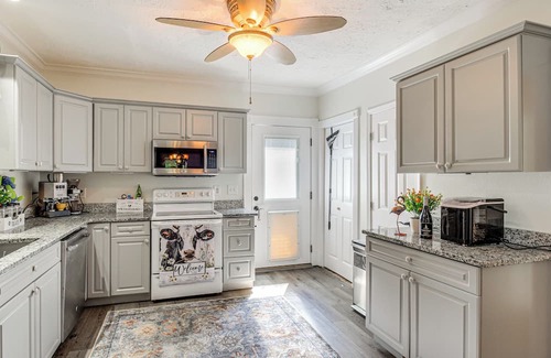 Pulaski Casa | Walk to Historic Dtwn Pulaski: Pet-Friendly Home