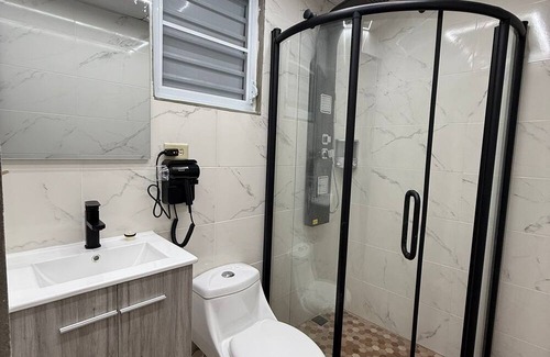 Terranova Apartamento | Caleno Boricua apartment. Apartamento lujoso moderno a 5 minutos de la playa