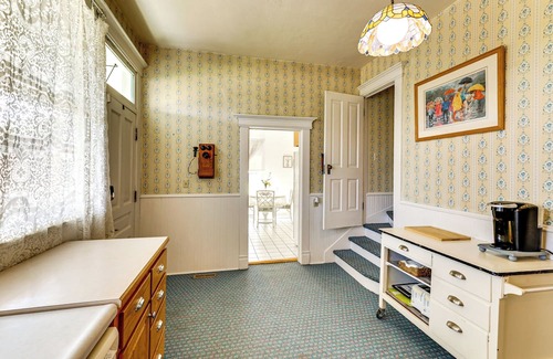 West Clarkston-Highland Casa | 2 Mi to River: Historic Clarkston Home w/ Views!