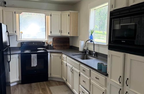Flint Casa | The Cozy Sabbath Lakefront