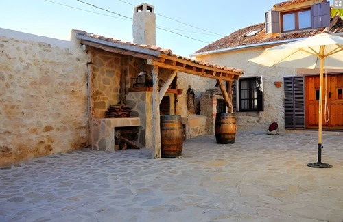 Duraton Casa | Rural House 'El Escondite De Los Duendes' with Mountain View, Private Garden and Wi-Fi