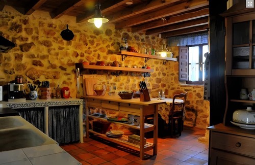 Duraton Casa | Rural House 'El Escondite De Los Duendes' with Mountain View, Private Garden and Wi-Fi