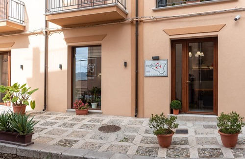 Caccamo Apartamento | Deluxe Double Room with Wi-Fi and Air Conditioning