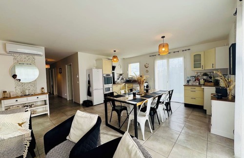 Theuville Casa | Maison Campagne Meublée Tourisme * * * 15 min from Chartres with Jacuzzi