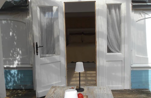 Arlanc Cabina | Suite cabanes & Roulottes du Potager - An unusual stay in the heart of the vegetable garden :