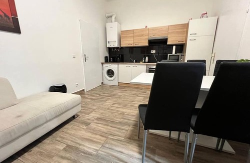 Simmering Apartamento | Beautiful Room in Modern Flat – Simmering Area