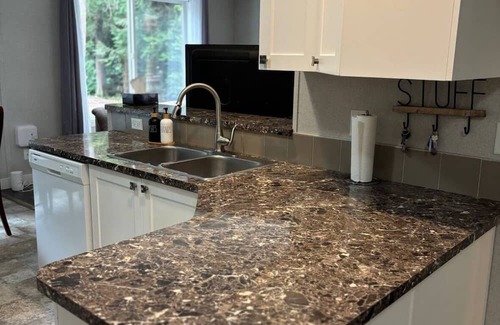 Roberts Creek Casa | Roberts creek home in the trees