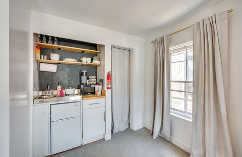 Waterbury Apartamento | Waterbury Studio 12 Mi to Bolton Valley Ski Resort