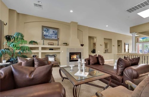 Summerlin Casa | Golden Hour Estate-Pool/jacuzzi/Gated/Lux