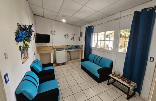 Barra de Santiago Casa | 3-bedroom house with swimming pools and access to the beach in Barra de Santiago