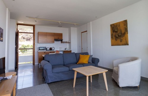 Pentakomo Apartamento | Eurythmia | One-Bedroom Apartment, Art by PraXis Apartments