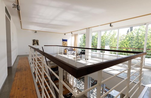 Pentakomo Apartamento | Eupraxia | Three-Bedroom Apartment, Art by PraXis Apartments