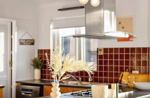 Bedford Park Casa | Captivating Vista Retreat Exquisite Holiday Haven