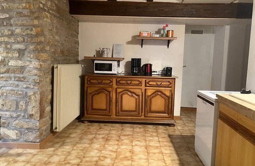 Molamboz Casa | Holiday Home 'Gîte Du Poisson Rouge' with Private Terrace and Shared Garden