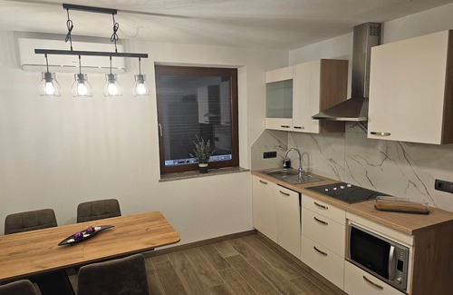 Skofja Loka Apartamento | Vila Hrastnica 2 Cool apartment with AC in charming Škofja Loka