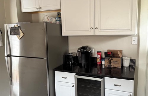 Michigan City Casa | Lovely 2-bedroom house with AC in Michigan City