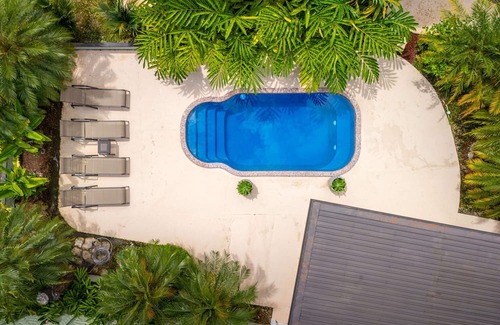 Golfito Casa | Golfito Luxury + Privacy-Located less than 5 minutes from the airport, grocery stores