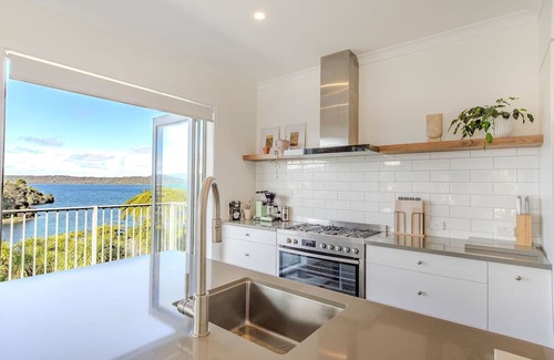 Lake Tarawera Casa | Boat Shed Bay - Stunning Lake Tarawera Views