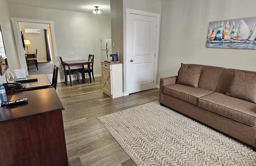Charlottetown Apartamento | Cozy, Comfortable Hotel Suite with a Kitchen