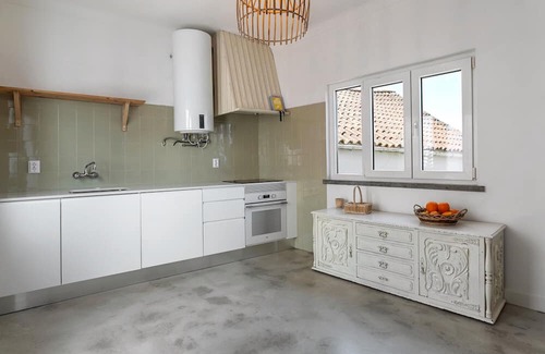 Cadaval Cabaña | Cottage 'Casa Das Alfazemas' with Shared Pool, Private Terrace and Wi-Fi