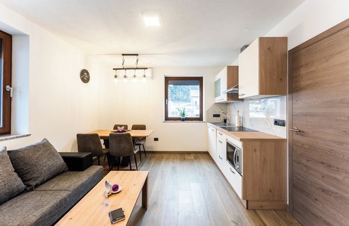 Skofja Loka Apartamento | Vila Hrastnica 2 Apartma Sivka famaly friendly only 3 km from Škofja Loka