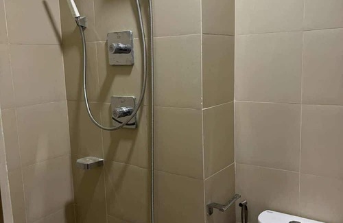 Barangay 76 Apartamento | Apartment Hotels nearest walking Distance MOA, Airport,PICC,ASEAN,SMX