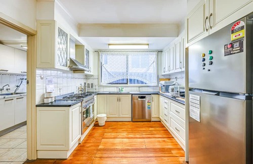 Balwyn North Casa | StayAU Pet-Friendly 4BR Retreat in Balwyn North