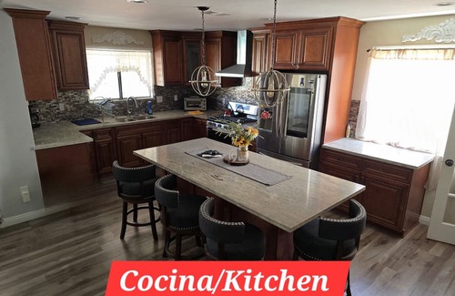 Palmdale Casa | Spacious 4-bedroom house in wonderful Palmdale with AC