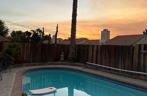 Palmdale Casa | Spacious 4-bedroom house in wonderful Palmdale with AC