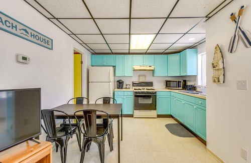 Irving Casa | The Pietroman: Cottage in Sunset Bay with Fire Pit