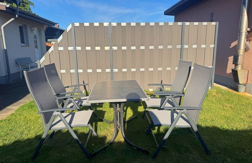 Rostock Apartamento | Charming vacation apartment near the Baltic Sea - large garden, relaxed/green, cozy.
