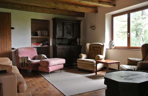 Claudon Otro | Spacious cozy and pet friendly Gîte (6pers with 3 bdrms/2 baths/3 toilets).