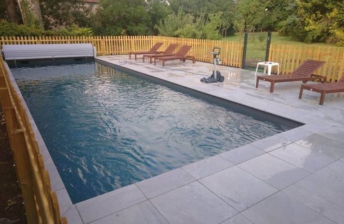 Artonne Villa | 15th century castle, up to 15 pax, pool and park
