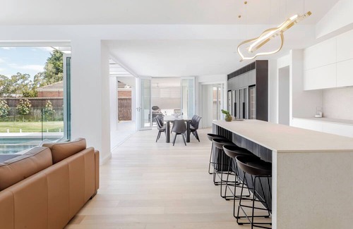 Hyde Park Casa | The Estate - Luxury Pool Escape, Sleeps 10