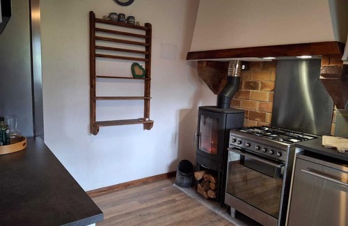 Hosta Casa | Renovated farmhouse - sleeps 4 to 7