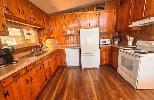 Mountain Rest Casa | Carolina Cottage- Private lakefront retreat in Mountain Rest, SC