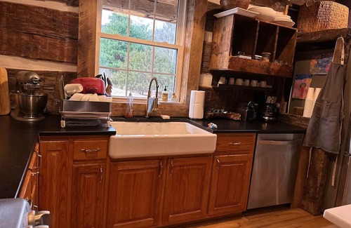 Williamsport Cabina | Cozy Oak & Ember Lodge