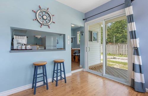 Turkey Point Cabaña | Cottage in Turkey Point - beachfront