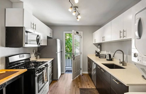 Brookwood Condominio | 15 Standish Ave NW