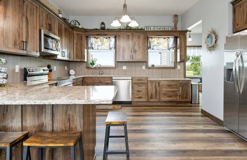 Town of Milo Casa | Sleeps 12 | Game Room | Sauna | Firepit | Wineries