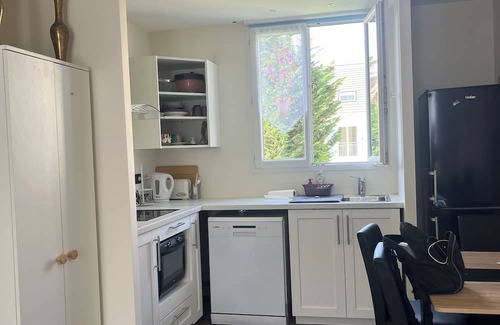 Mezieres-sur-Seine Casa | Bright little house in village center, close to all amenities.