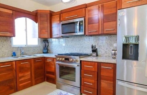 San Cristobal Apartamento | Beautiful 2Bd/2bath apt W. AC, Garage & roof top
