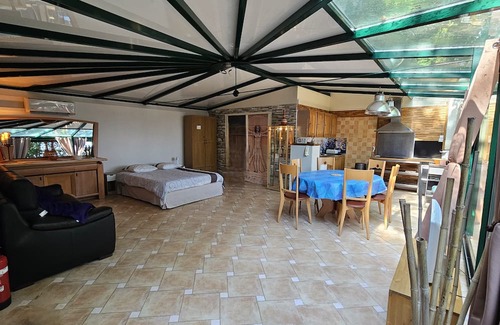 Meulan-en-Yvelines Apartamento | Beautiful loft for 4 with large terrace