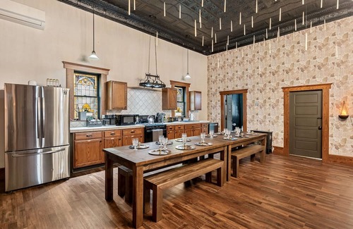 Gann Casa | Enchanting Castle Stay | Wizard Inspired 4BR - Sleeps 12